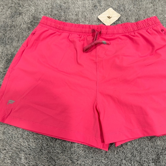 NWT - FABLETICS Women’s The One 3'' Think Pink Athletic Workout Shorts - Size XL - Picture 1 of 7